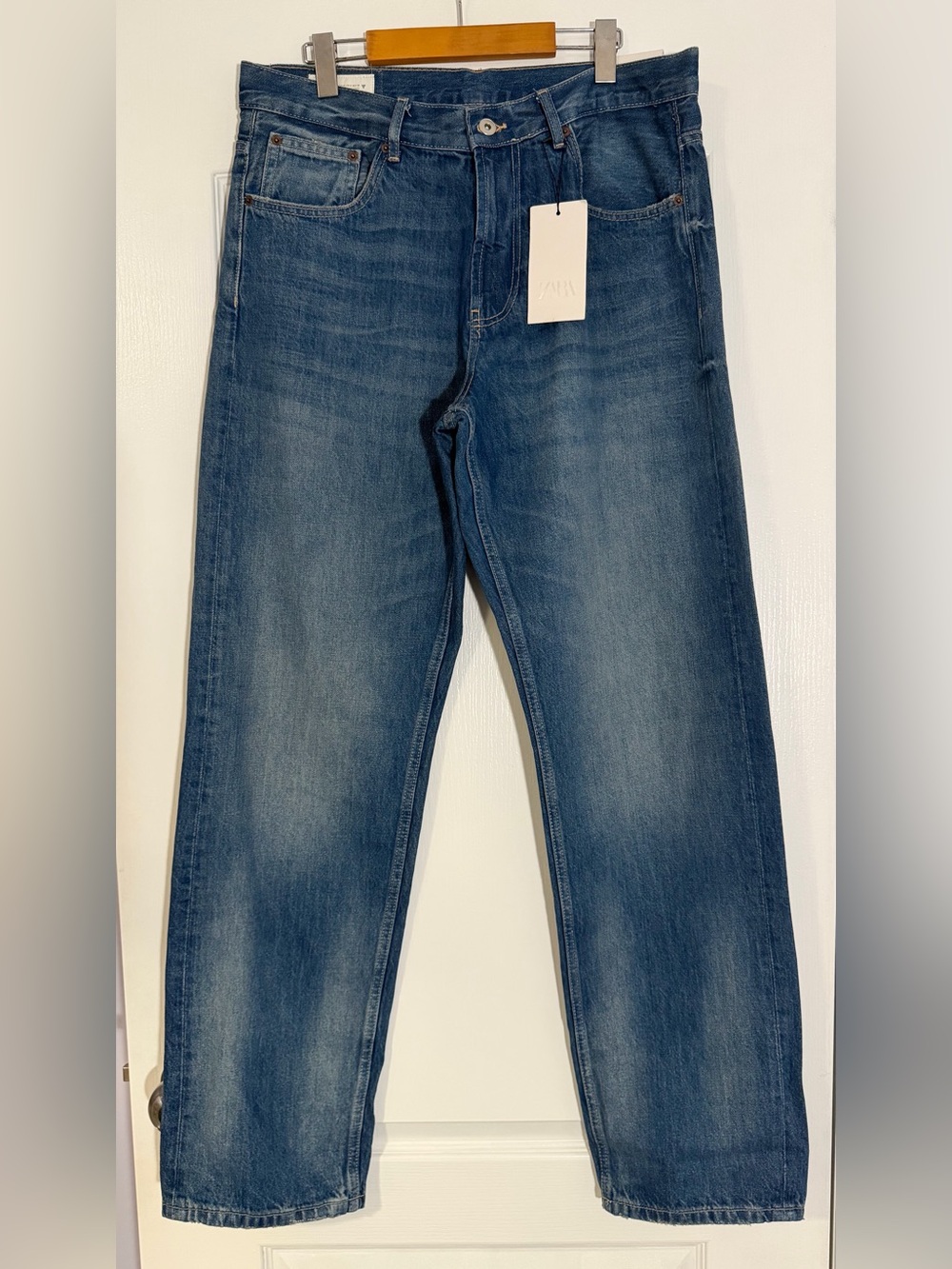 ZARA NWT Baggy Tapered Jeans Medium Wash Size 8 / EUR 40